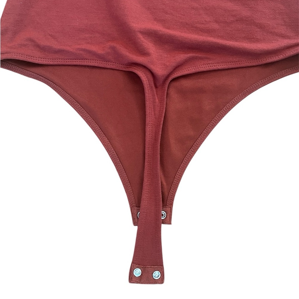 Good American Modern Tank Square Neck Contour Sculpting Thong Bodysuit in Brick - Picture 9 of 10